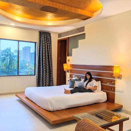 Hotel Jewel Of Chembur Bombaim Exterior foto