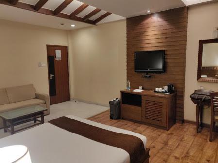 Hotel Jewel Of Chembur Bombaim Quarto foto