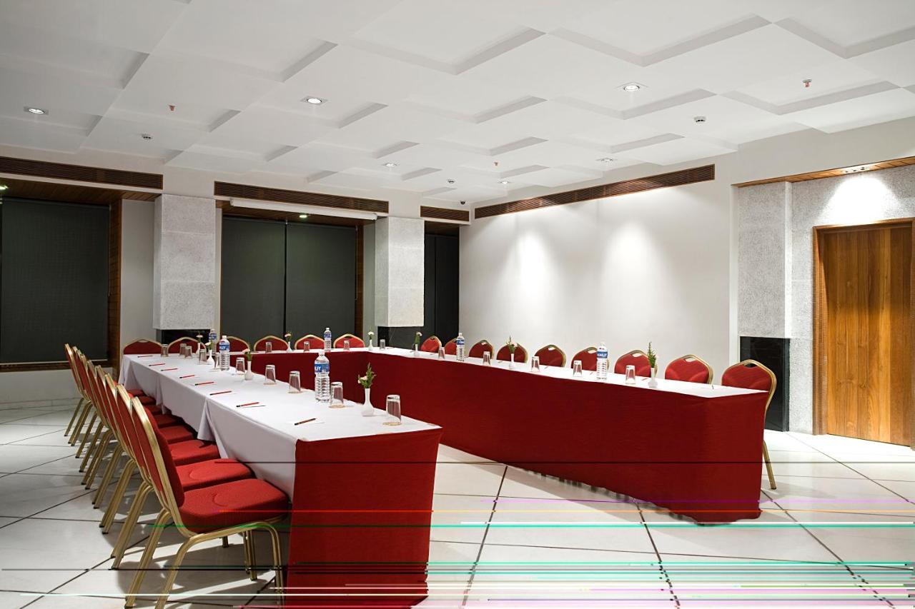 Hotel Jewel Of Chembur Bombaim Exterior foto